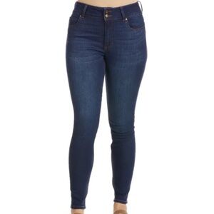 Women/Juniors Blue Jeans Size: 14